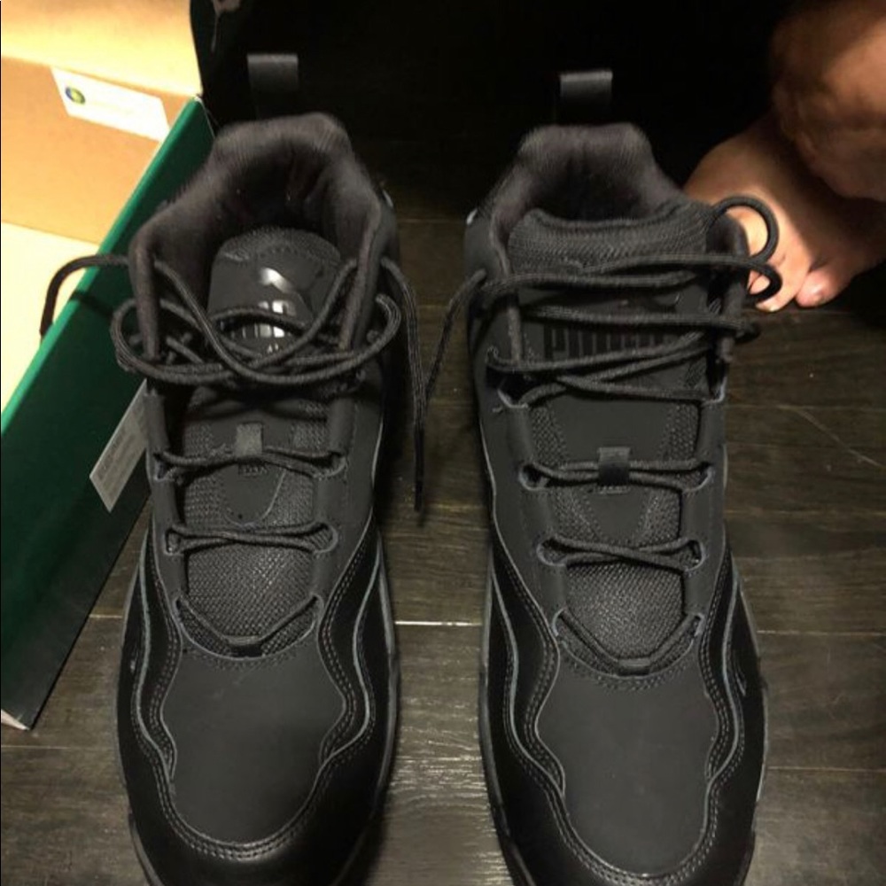 Men puma sneakers